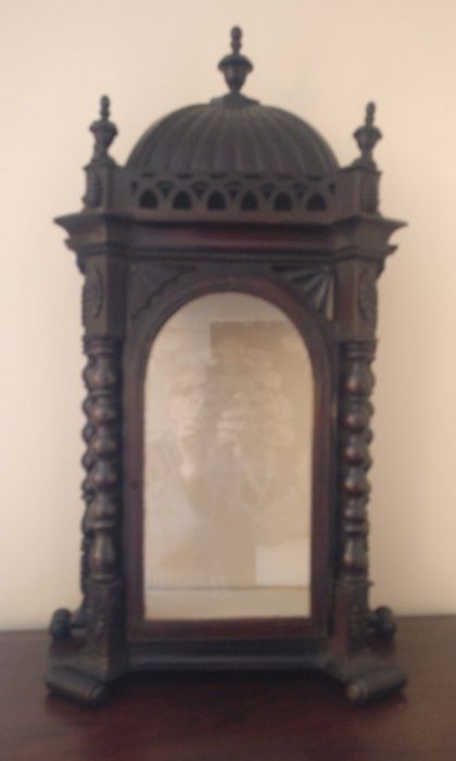 Oratório em Pau Santo