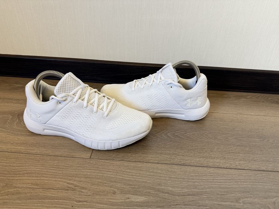 Кросівки Under Armour 41.5-42 розмір