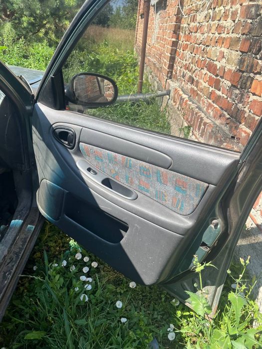 Розбираємо Daewoo Lanos Заз Ланос 1.6v16 Фари стопи