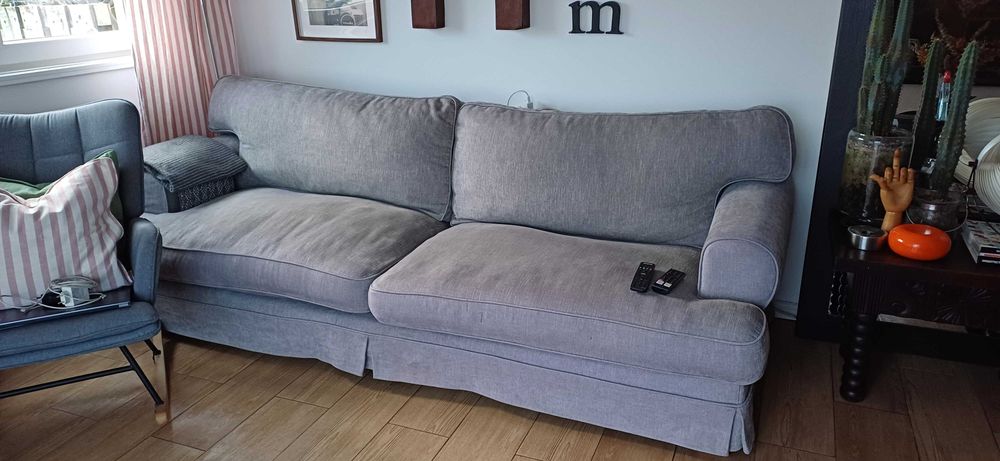 Sofá 4 lugares ,Bom estado