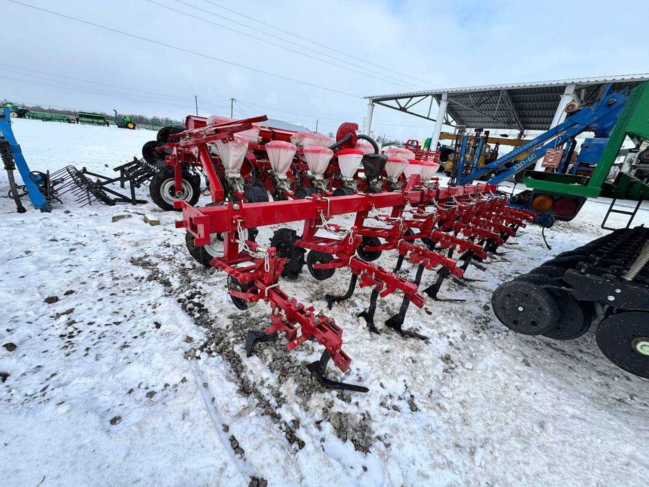 Культиватор міжрядний пропашний КРН-5,6 кпк,кум,кпр,кмр в роботі небув
