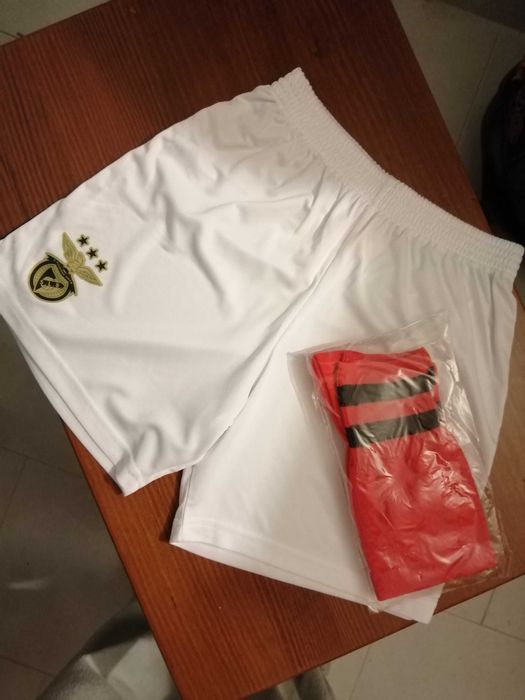 Calções e meias Sport Lisboa e Benfica - SLB, criança, T10, novo.