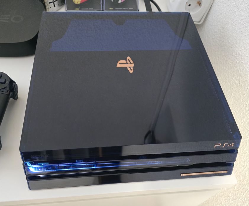 Playstation 4 pro versão 500 Million