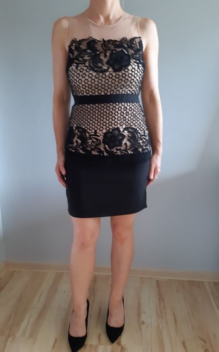 Czarna sukienka z gipiurą roz.36