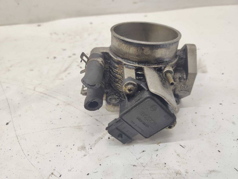 Opel Corsa B 1.0 B Przepustnica