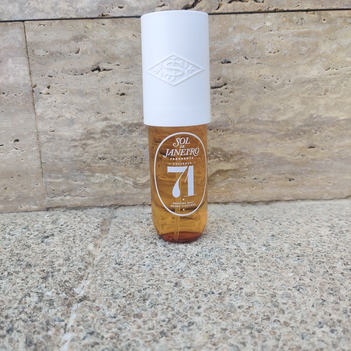 Sol de janeiro perfume cheiro a pipoca caramelizada