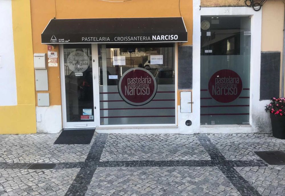TRESPASSA-SE PASTELARIA (Croissanteria) com serviço de refeições