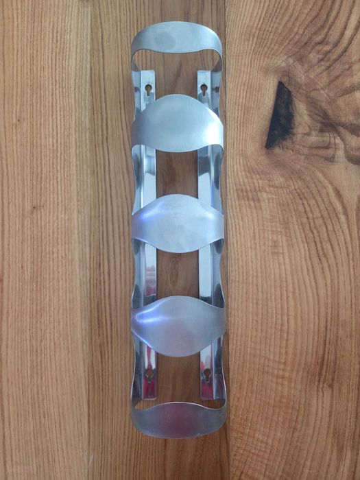 Metalowy stojak na wino 4 butelki