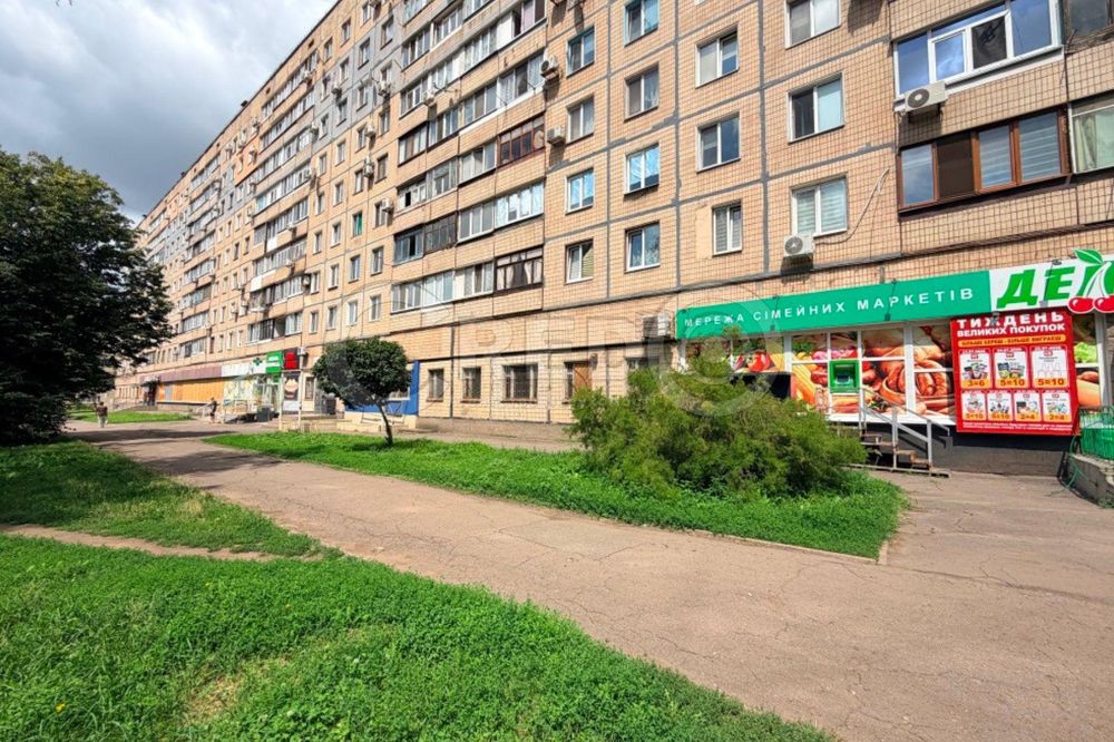 Продаж магазину, вул. Миколи Світальського, 15