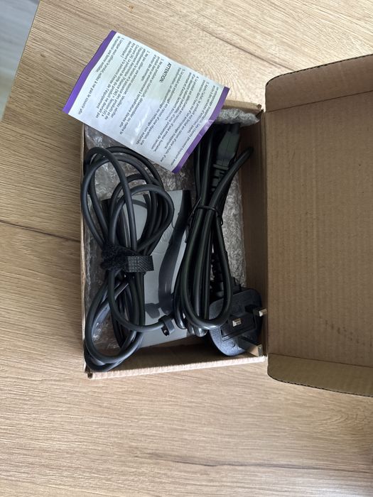 Nowy zasilacz USB-C 65W z kablem