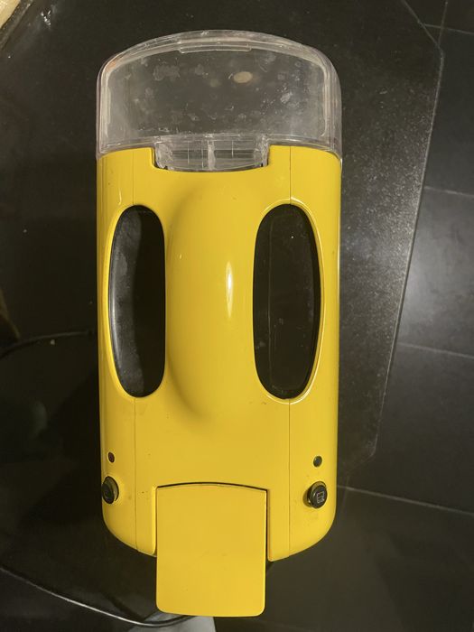 Máquina de Café Delta Q Amarela