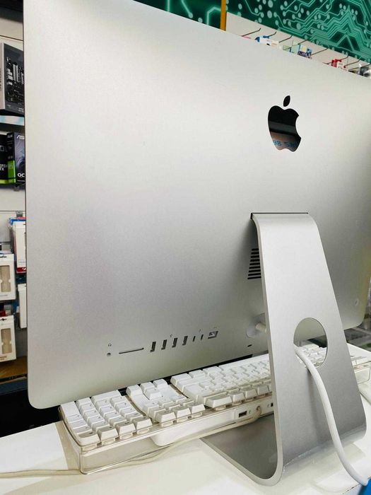Apple iMac Retina 4K 21.5" 2019 + Teclado