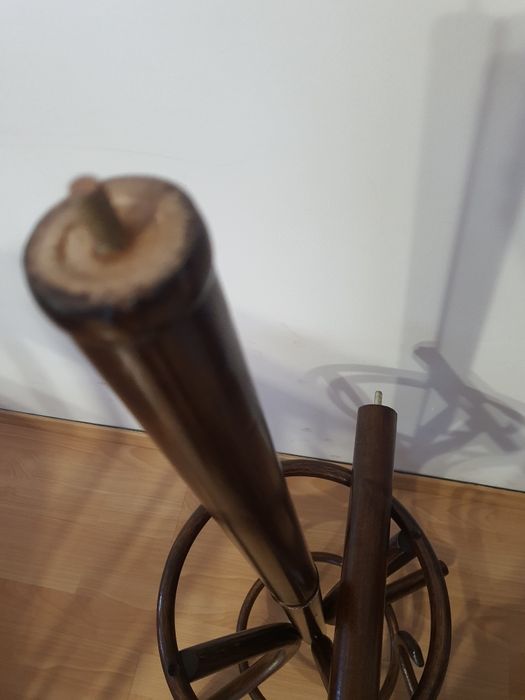 Stojący drewniany wieszak 185 wysokość