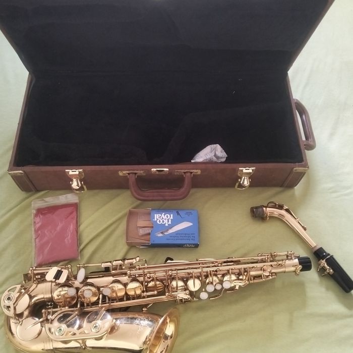 Vendo saxofone negociável