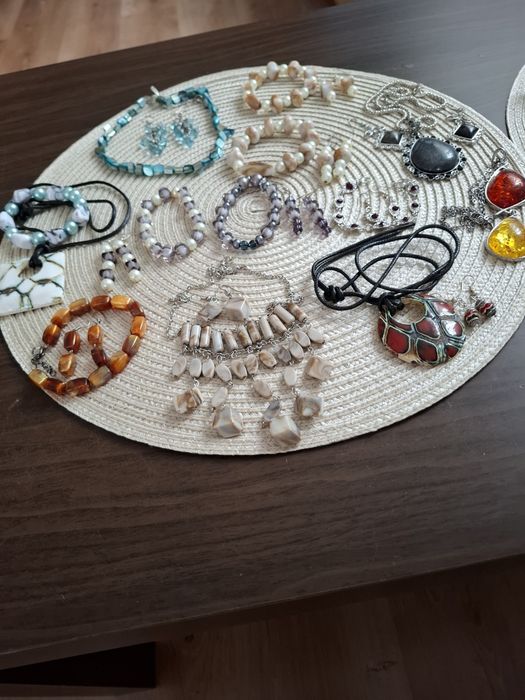 Komplety biżuteria,kolczyki,naszyjniki, bransoletki