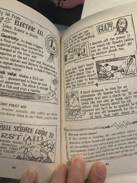 Horrible Science Bulging Box of Books – komplet 20 książek po angielsku