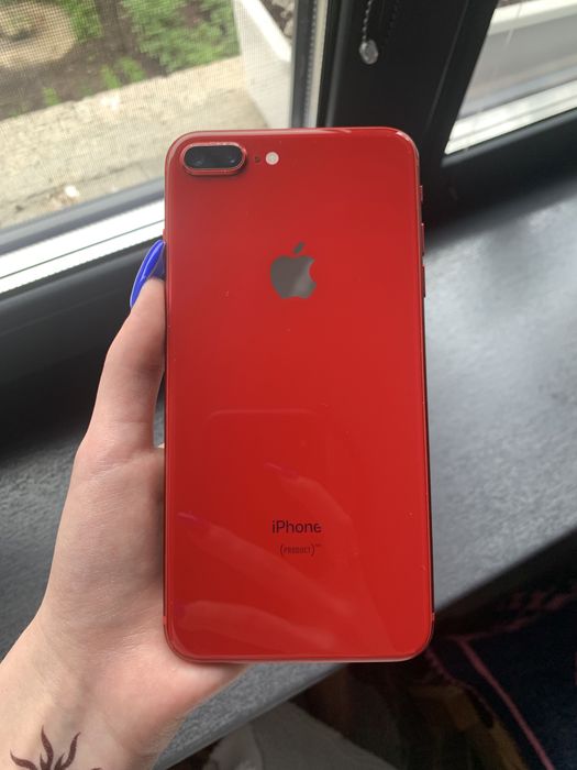 iPhone 8 Plus/ Ped 64gb