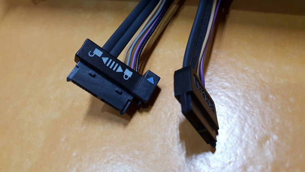 Internal SATA Cable (Never Used)64751082642817120