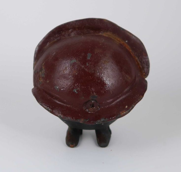 Mealheiro antigo em ferro fundido