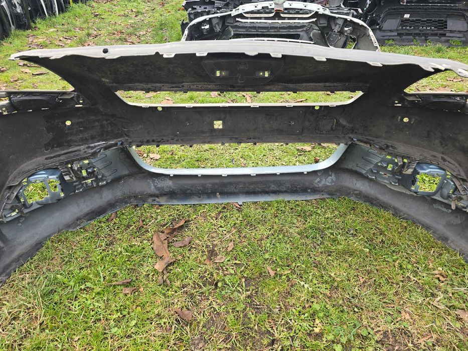 zderzak przód Peugeot 5008 I