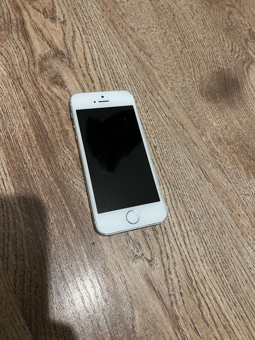 Iphone SE pierwsza edycja 128gb uzywany. Wiecej informacji pod nr 574797475. Cena do negocjacji. Pozdrawiam