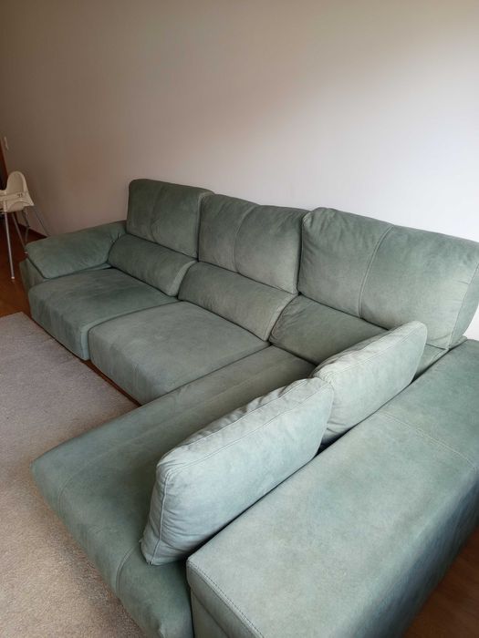 Sofá com chaise long