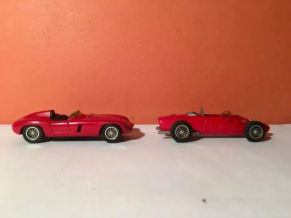 FERRARI ( 2 ) - anos 90 - escala 1/43 ?