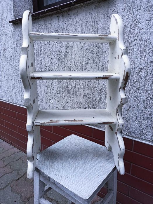 Stara drewniana półka