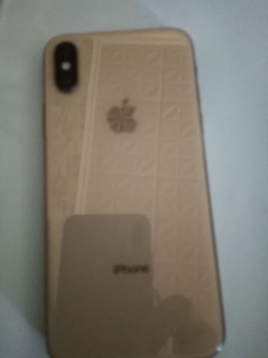 Продаю телефон iphone xs на 250 гб