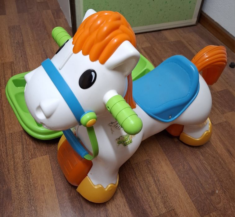 Cavalo de baloiço Feber