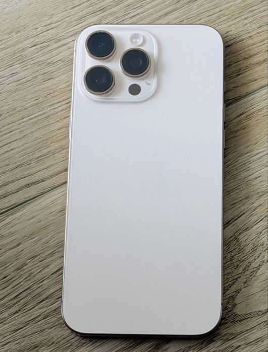 iPhone 16 Pro Max