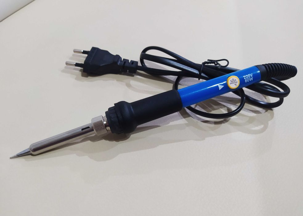 Паяльник на 60 Вт с регулировкой температуры от 200 до 450 ° C
