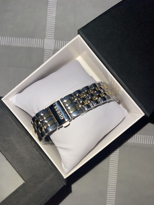 Часи НОВІ Guess. В коробочці