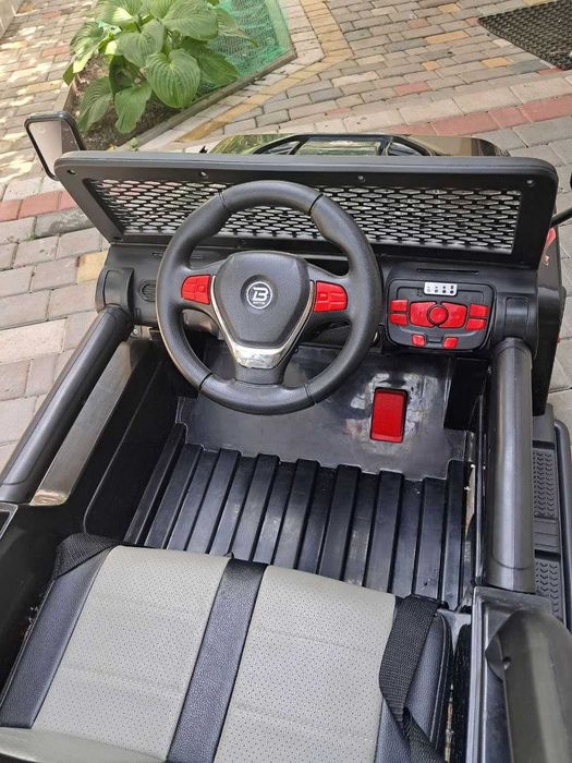 Дитячий електромобіль Jeep Wrangler Bambi M 3237EBLR-2-3, 4×4