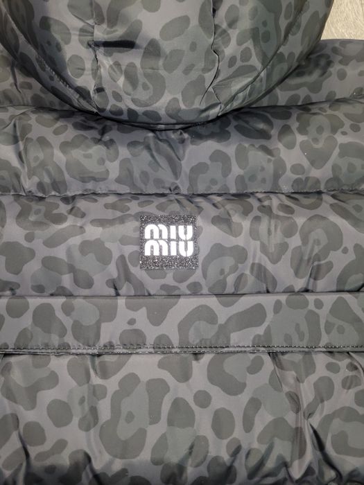 Зимний пуфер в принте леопард