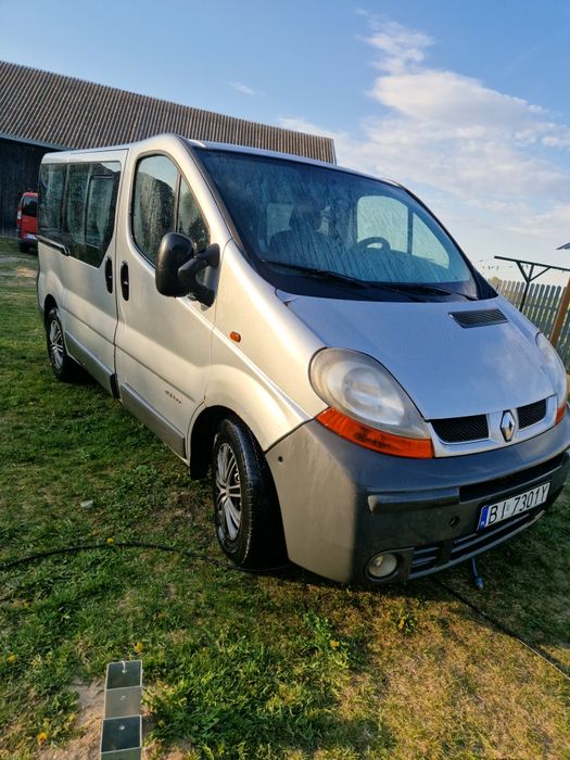 Renault Trafic 9 osób . 1,9 diesel