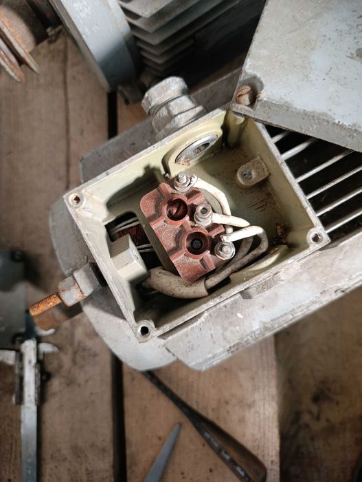 Електродвигун 2 шт діаметр 22 і 24мм