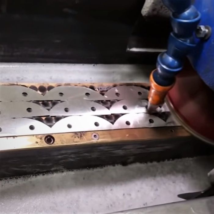 Заточка змінних ножів на фрези твердосплавних і HSS, стругальних ножів