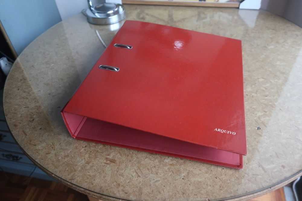 Pasta de arquivo Ambar de lombada larga A4 (25 unidades disponíveis)