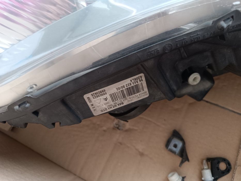 Ótica Citroen C4 1600 hdi lado passageiro