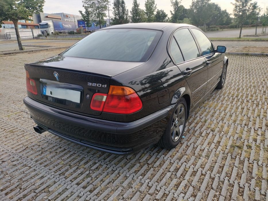 BMW  320d  (E46)
