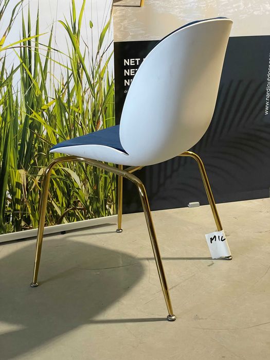 Krzesło MILAN– niebieskie, tapicerowane, złote nogi glamour nowoczesne