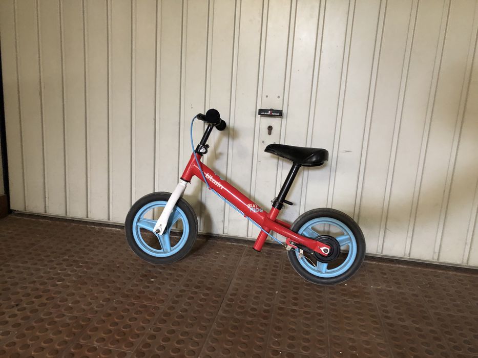 Bicicleta sem pedais (de equilibrio)