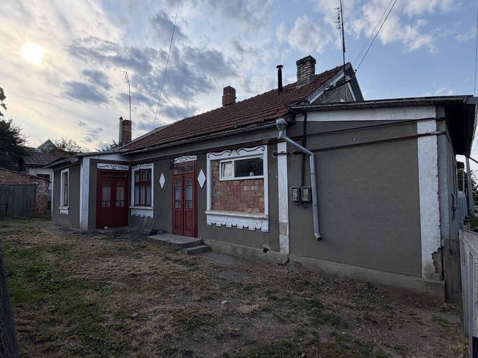 ТЕРМІНОВО ПІД РЕМОНТ 1/2 будинку РОША вул. Василя Стуса