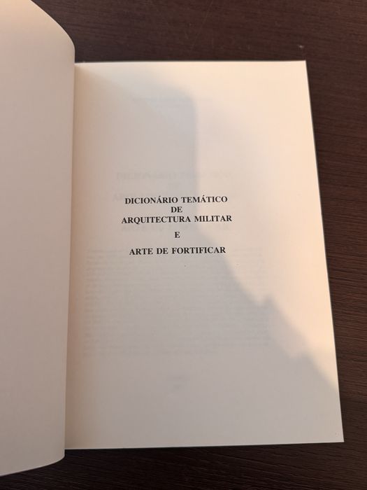 Livro Dicionário Temático de Arquitectura Militar e Arte de Fortificar