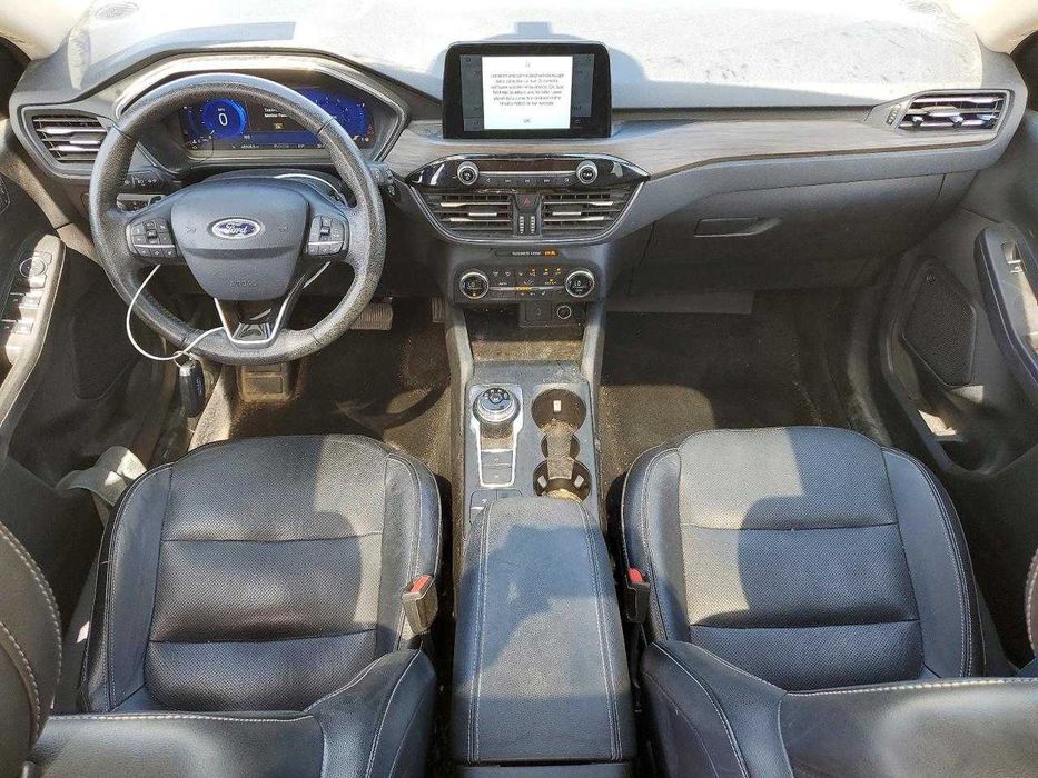 Ford Escape 2020 /