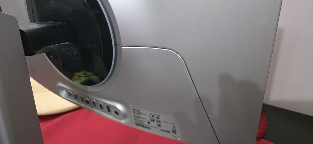 Monitor OLED Samsung Odyssey G6 2K  S27DG602 27"