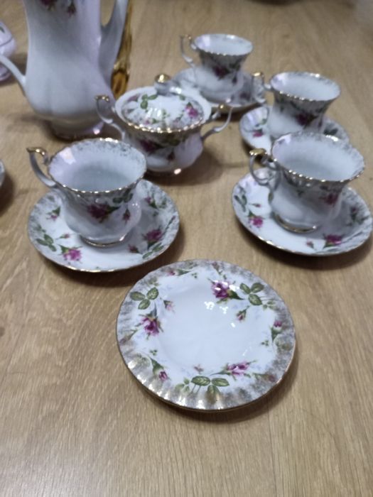 Sprzedam duży zestaw obiadowy