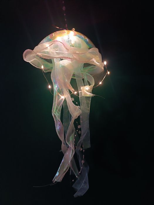 Медуза що світиться, є 7шт