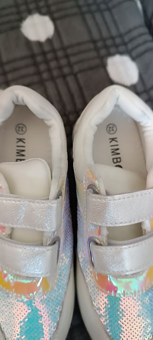 Кросівки на дівчинку